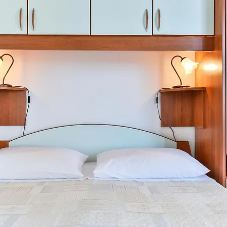 Apartman Beachfront Liveric