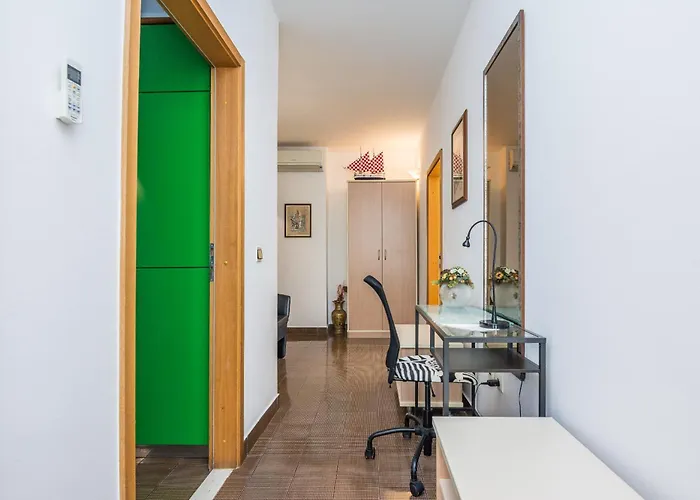 Beachfront Liveric Vir