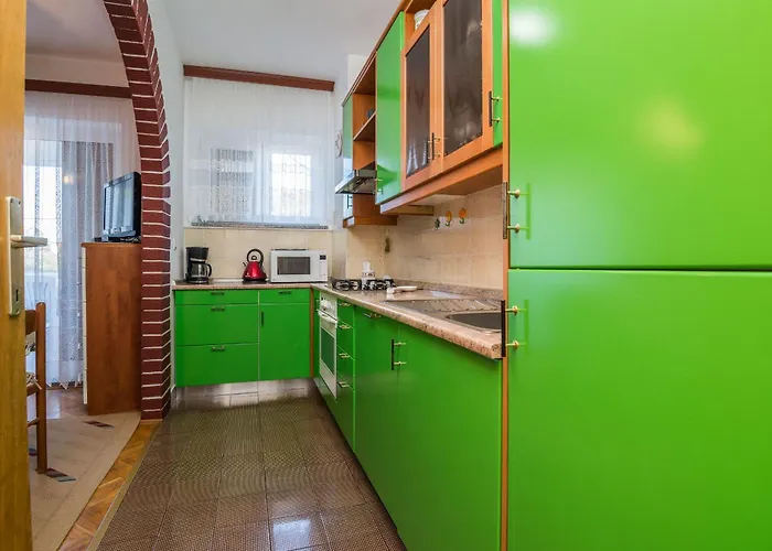 Beachfront Liveric Apartman Vir