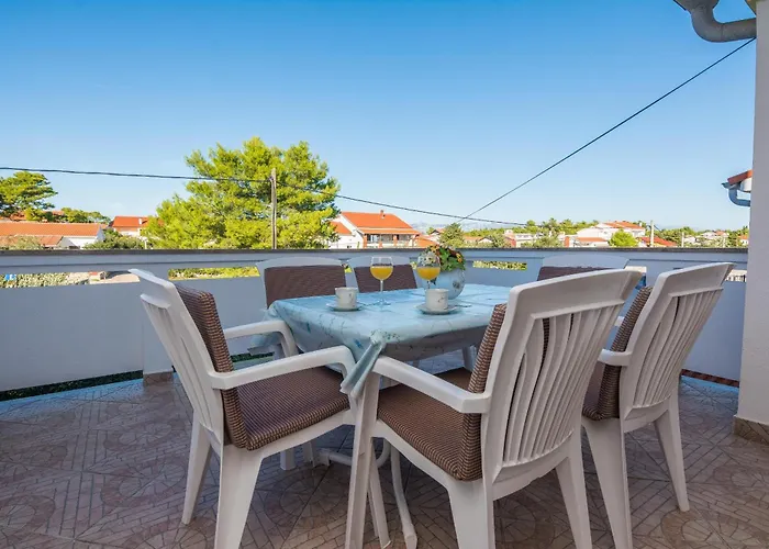 Beachfront Liveric * Vir