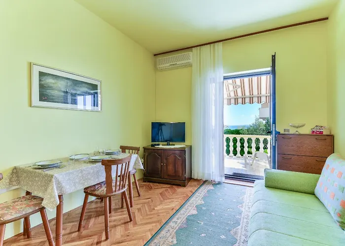 Beachfront Liveric Apartman *