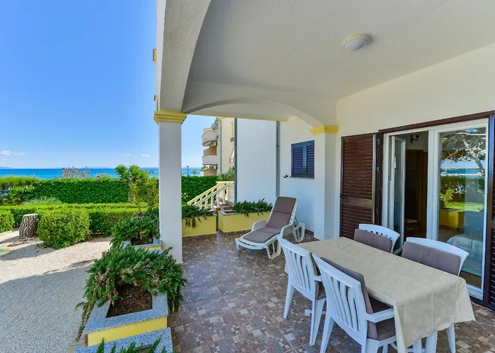 Apartman Beachfront Liveric Vir