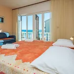 Beachfront Liveric *