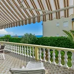 Appartamento Beachfront Liveric *