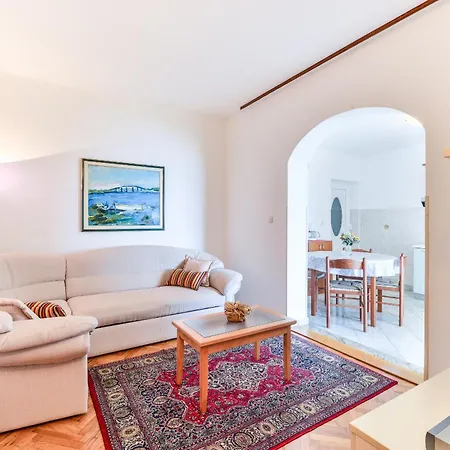 Beachfront Liveric *