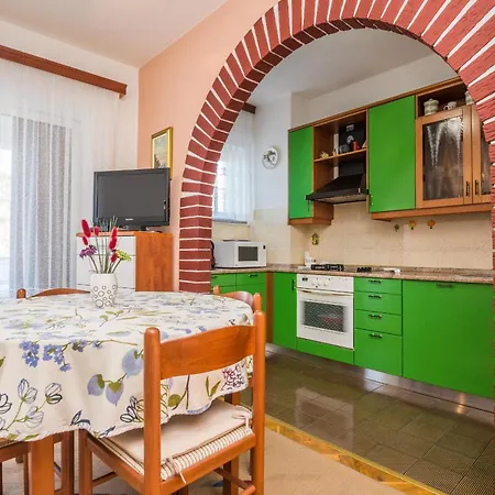 Beachfront Liveric * ויר