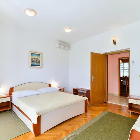 Beachfront Liveric *