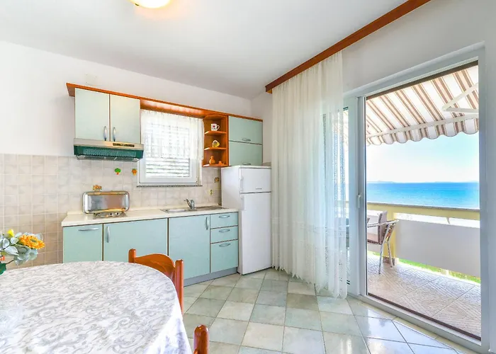 Апартаменты Beachfront Liveric *