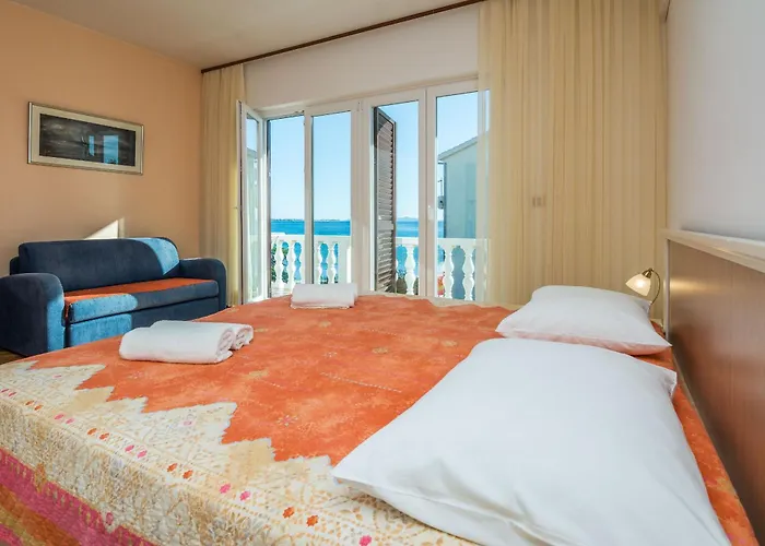 Beachfront Liveric *