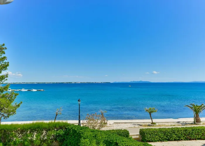 Beachfront Liveric Апартаменты