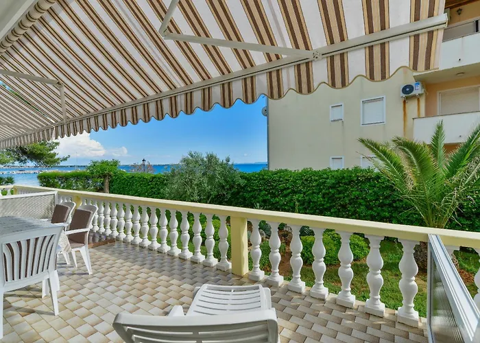 Апартаменты Beachfront Liveric *